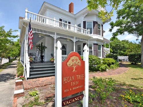 Pecan_Tree_Inn_Beaufort_North_Carolina_500x375